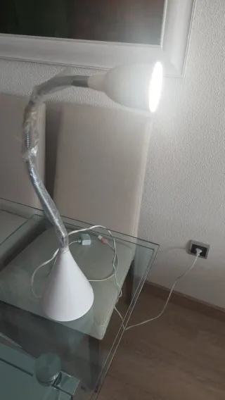 Flexo de mesa blanco