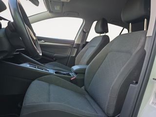 Volkswagen Golf Life 1.0 eTSI 81kW (110CV) DSG