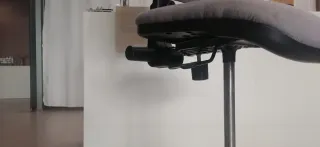 Silla de escritorio o dibujo gris