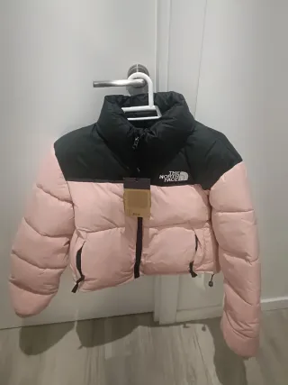 Cazadora The North Face rosa y negra