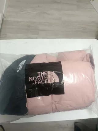 Cazadora The North Face rosa y negra