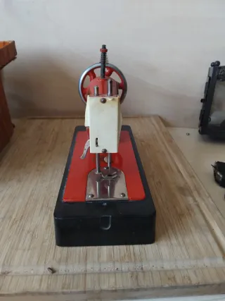 Máquina de coser vintage URSS
