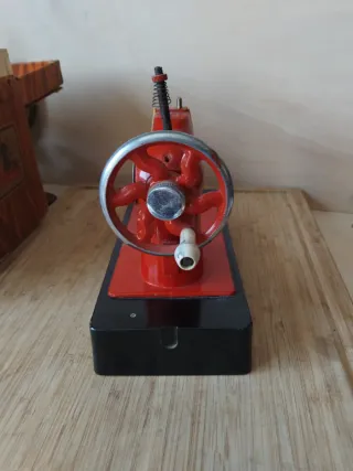 Máquina de coser vintage URSS