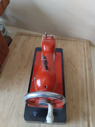 Máquina de coser vintage URSS
