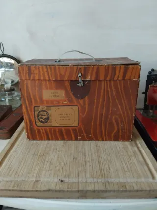 Máquina de coser vintage URSS