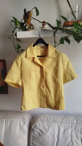 Camisa vintage amarilla manga corta