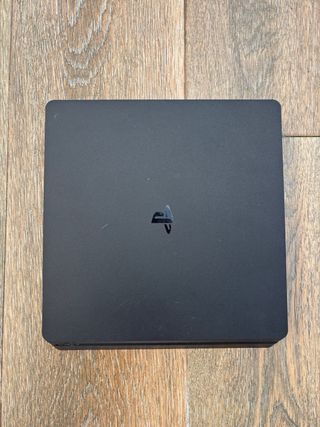 PS4 Slim 1TB con caja