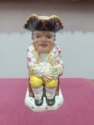 Jarra Mambrú francés antigua