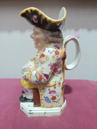 Jarra Mambrú francés antigua