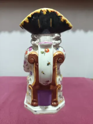 Jarra Mambrú francés antigua