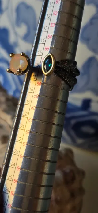 Anillo joya de autor opalo y diamantes