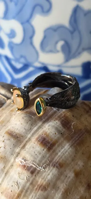 Anillo joya de autor opalo y diamantes