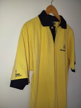 Polo Mercedes-Benz Amarillo