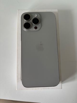 iPhone 15 Pro Max Gris