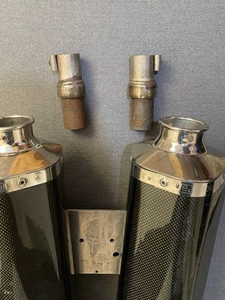 Escapes de carbono Suzuki B-King