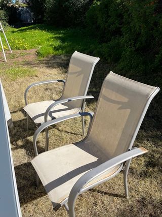 Mesa de jardín con 4 sillas