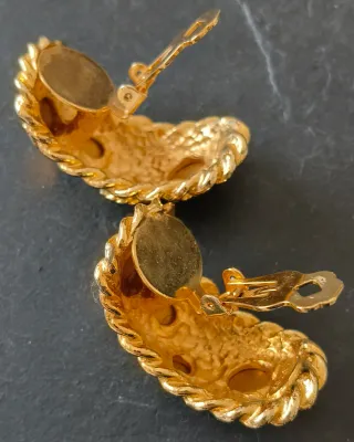 Bellísimos Pendientes Clip Escada Cabujones