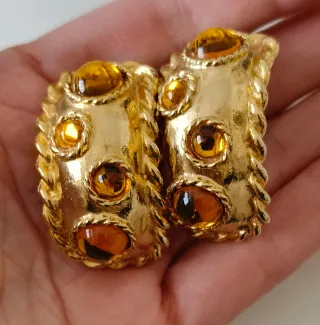 Bellísimos Pendientes Clip Escada Cabujones