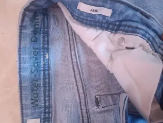 Tejanos chico desgastados