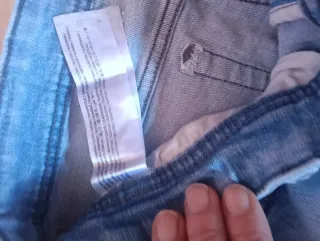 Tejanos chico desgastados