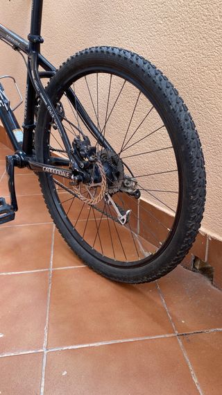 Bicicleta de Montaña Cannondale carbono lefty