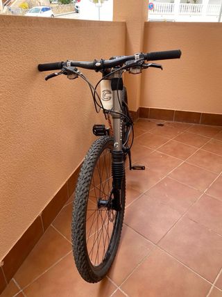 Bicicleta de Montaña Cannondale carbono lefty