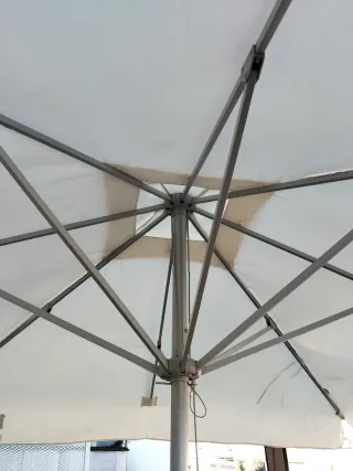 Sombrilla Mahou terraza