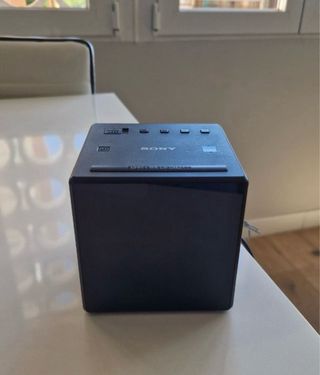 Radio despertador Sony negro