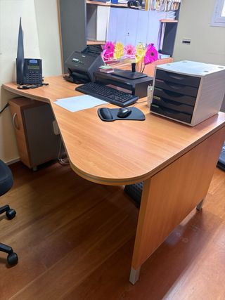 Mesa de Oficina con Cajones