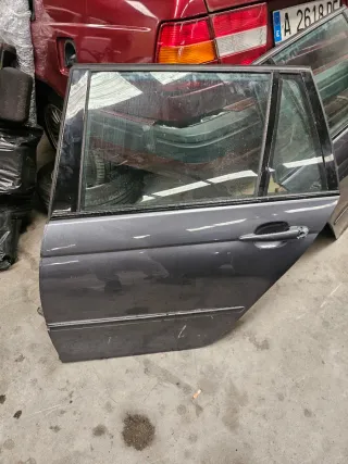 Paneles Puerta BMW E46 Sedán 4 Puertas