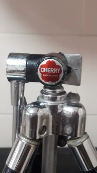 Trípode Cherry Antiguo
