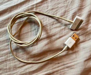 Cargador y cable iPad/iPhone 4