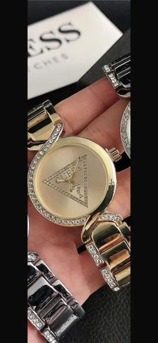 Reloj Guess Dorado y Plateado