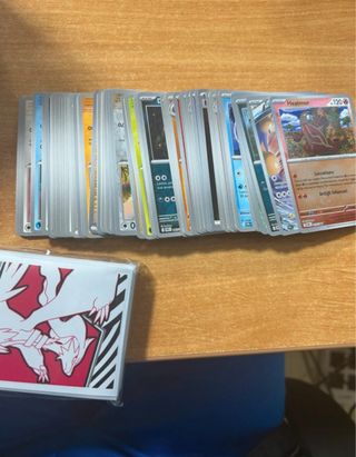 Lotto carte Pokémon, monete, libro, sleeves, dadi