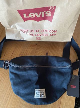 Riñonera Levi's Negra