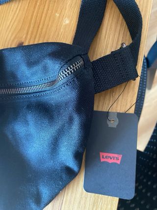 Riñonera Levi's Negra