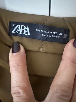 Falda satinada Zara verde oliva