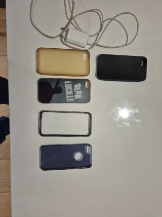 Iphone 5S + Fundas