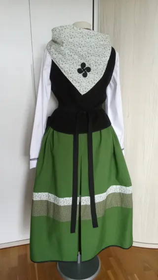 Traje Neska-Baserritarra "150 euros"