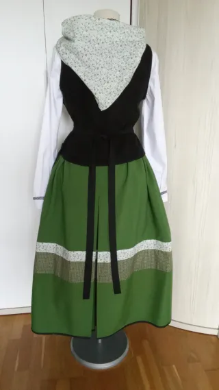 Traje Neska-Baserritarra "150 euros"