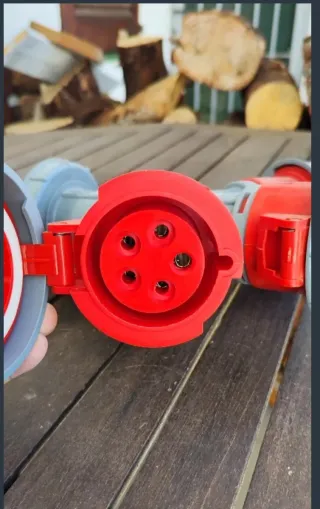 Base enchufes Famatel 16005 IP67 32A 6h