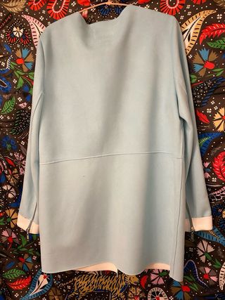 Chaquetón azul y blanco talla 42