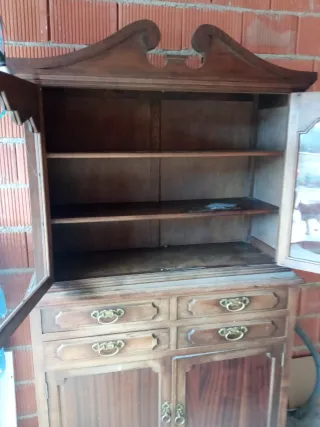 Mueble aparador con vitrina con dos librerias