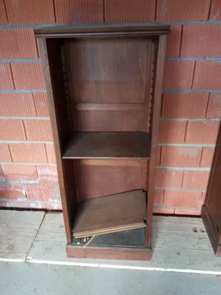 Mueble aparador con vitrina con dos librerias