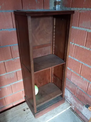 Mueble aparador con vitrina con dos librerias