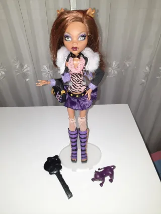 MONSTER HIGH MUÑECA Clawdeen Wolf