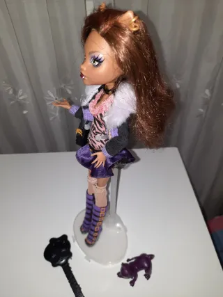 MONSTER HIGH MUÑECA Clawdeen Wolf