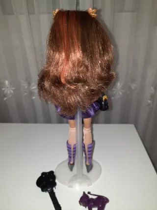 MONSTER HIGH MUÑECA Clawdeen Wolf