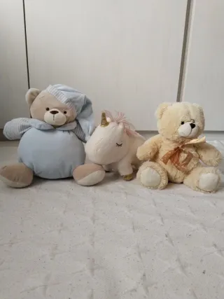 Lote 3 peluches oso y unicornio