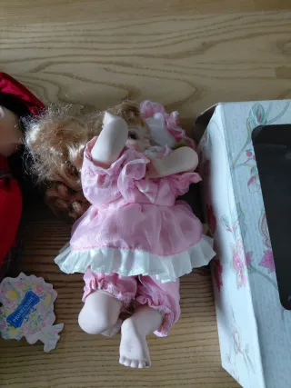 Bambole in porcellana